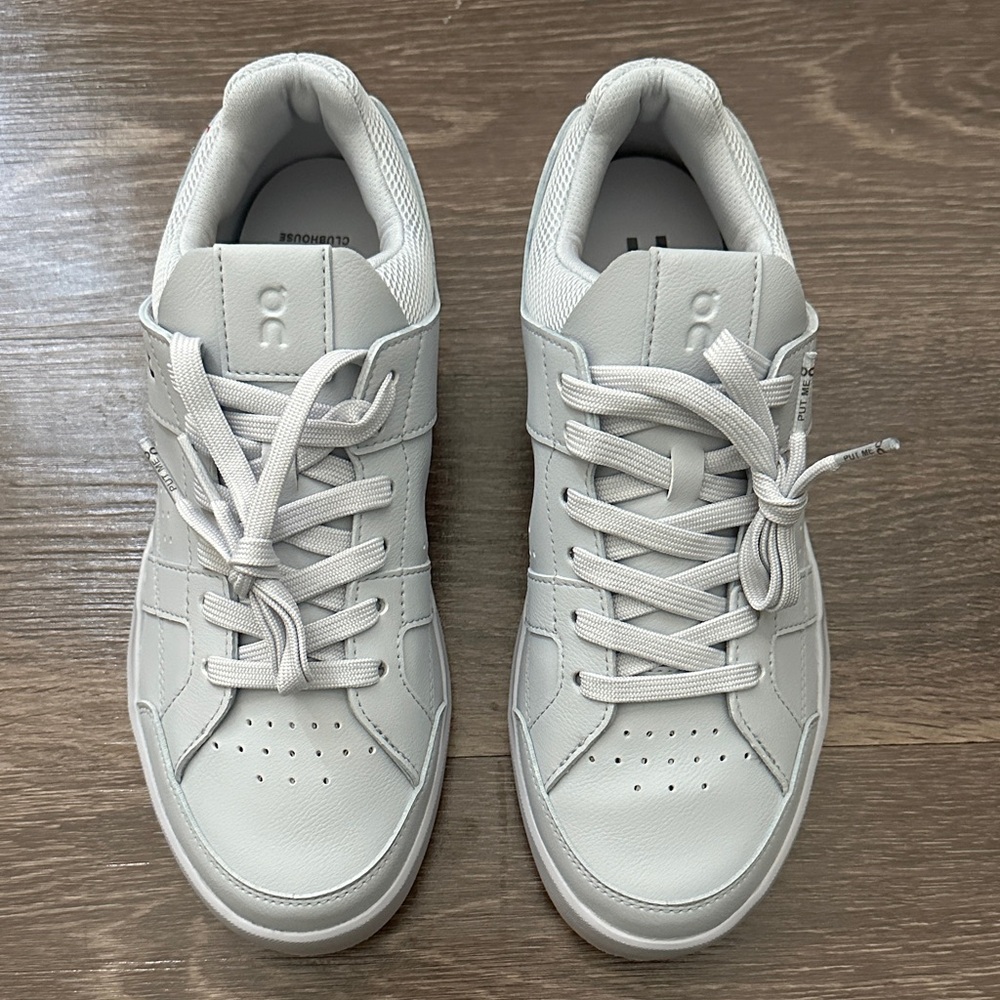 On Cloud The Roger Clubhouse Sneaker